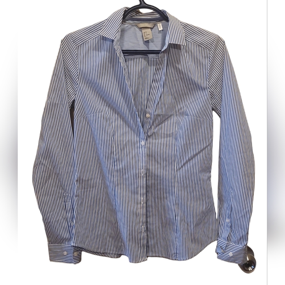 🛍️ H&M - Fitted Poplin Top